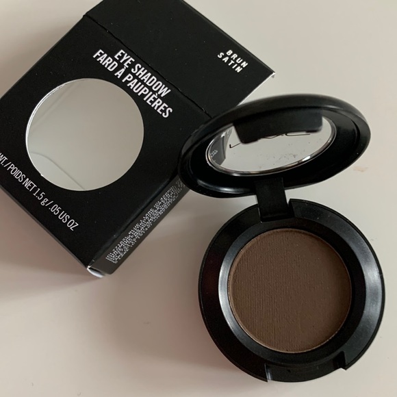 MAC eyeshadow NEW - Picture 1 of 3